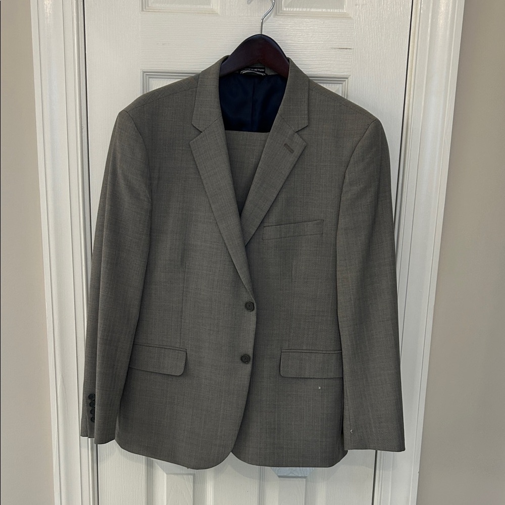 Nautica Light Gray Men’s Suit
